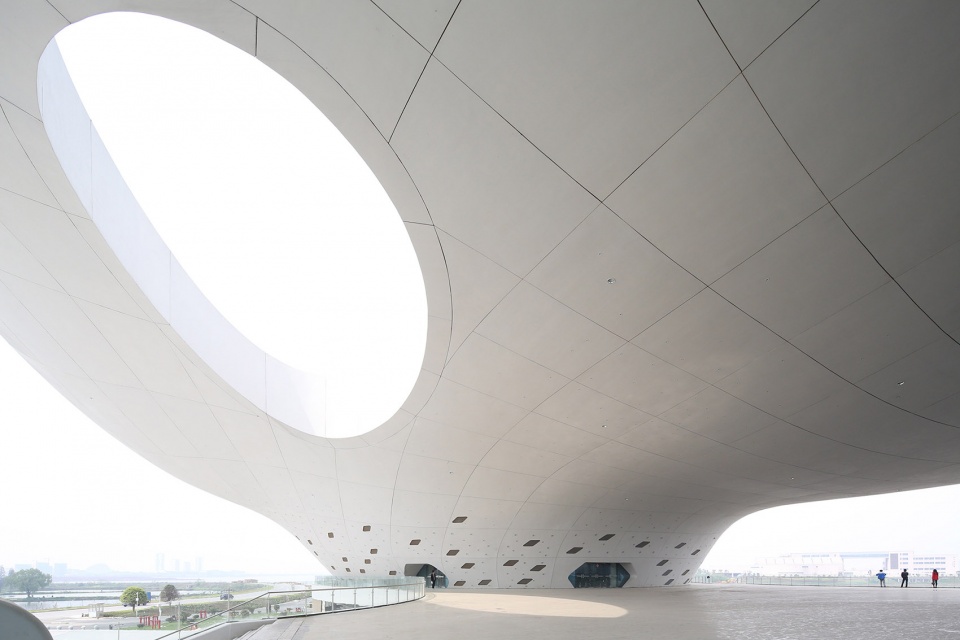09-Jiujiang-Art-and-Culture-Center_Architecture-and-Engineering-Co.-Ltd.-of-southeast-University-960x640.jpg